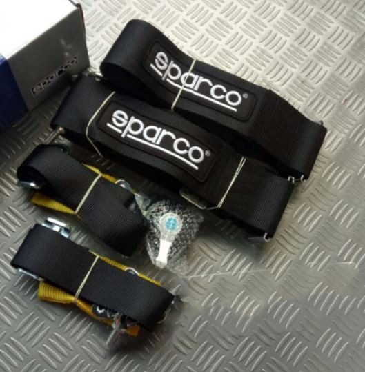 Black 4 Points Racing seat belt Universal Sparco Made in Thailand